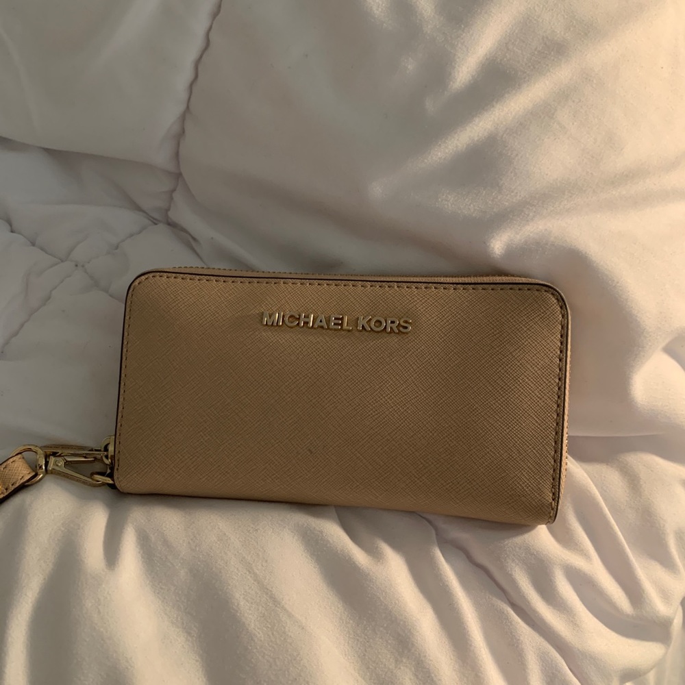 Michael Kors Wristlet Wallet